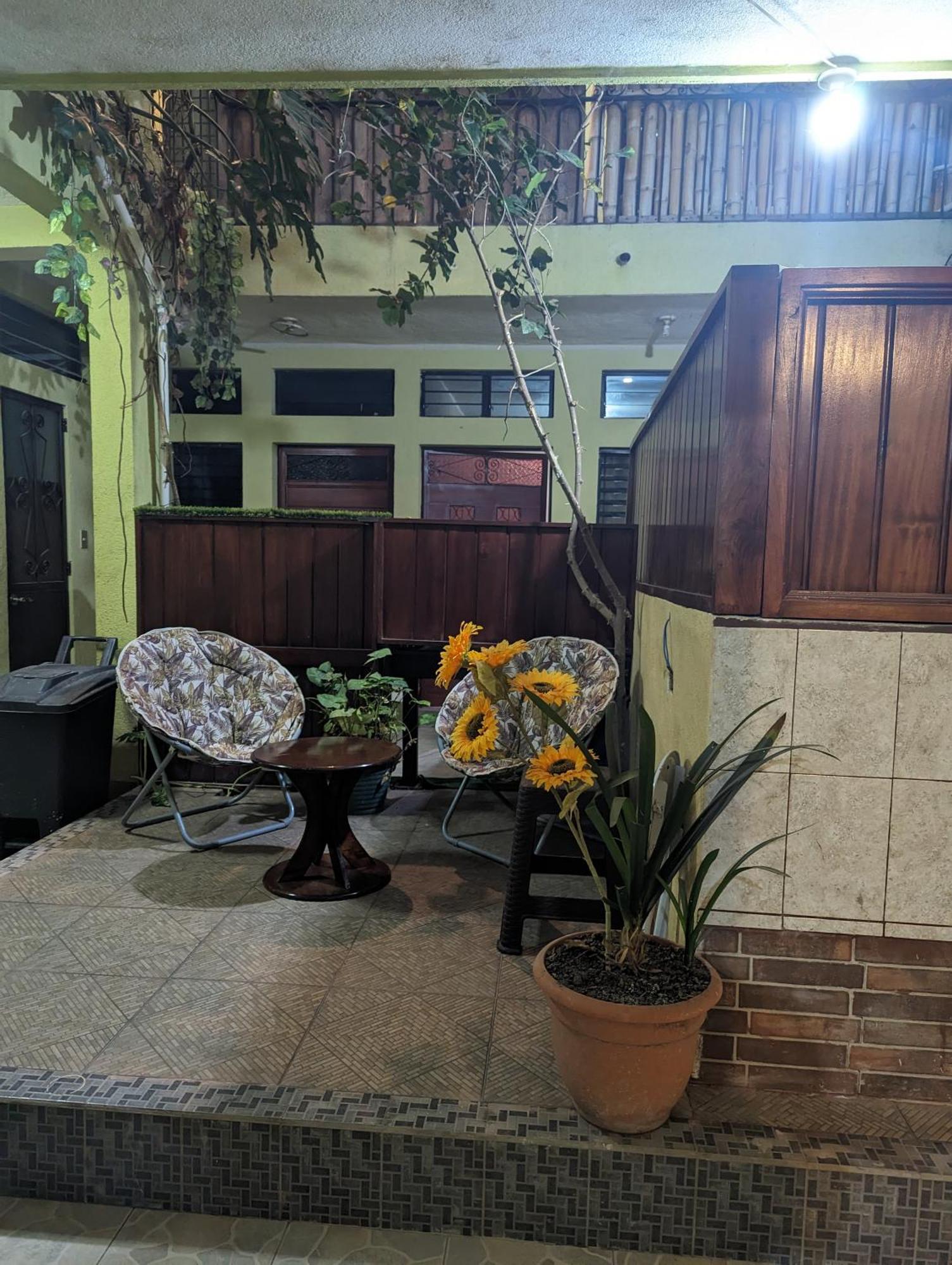 Апартаменты Casa Gonzalez Сантьяго-Атитлан Экстерьер фото