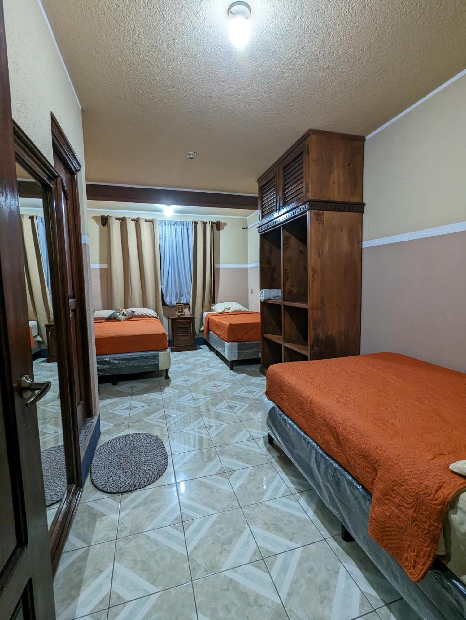 Апартаменты Casa Gonzalez Сантьяго-Атитлан Экстерьер фото