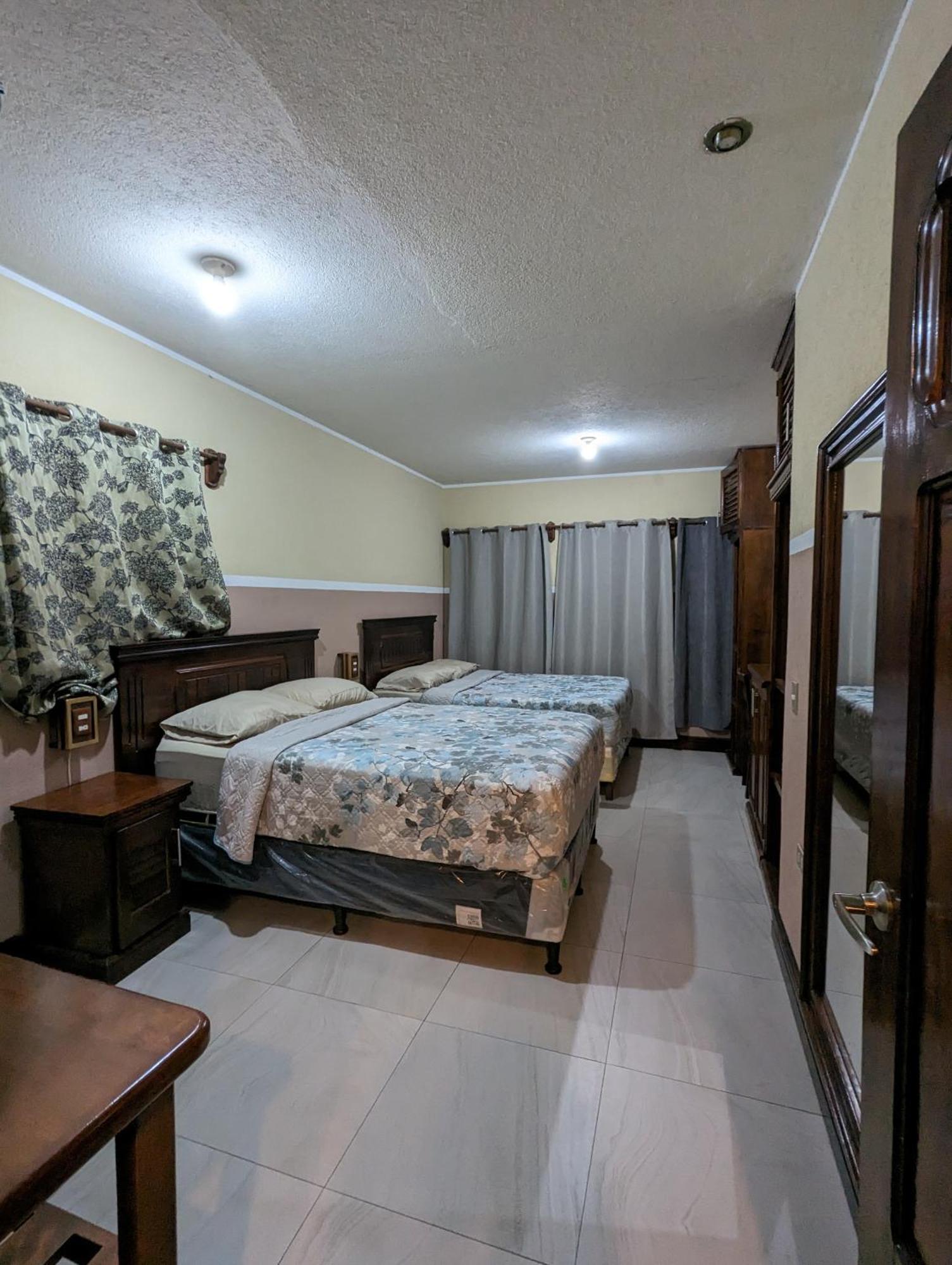 Апартаменты Casa Gonzalez Сантьяго-Атитлан Экстерьер фото